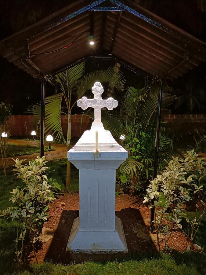 Coco Teros Resort Mandrem Exterior photo